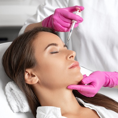 شد الوجه بالخلايا الجذعية في دبي وأبو ظبي والشارقة سعر الكلفة