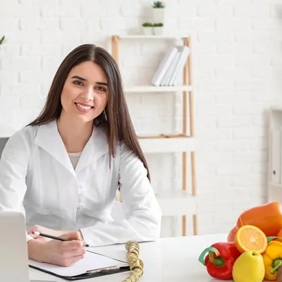 اخصائية تغذية علاجية في دبي وأبو ظبي والشارقة رويال كلينيك