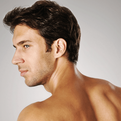 هل يمكن لشخص يبلغ من العمر 21 أو 22 عامًا إجراء عملية زراعة الشعر في دبي