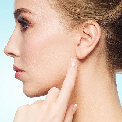 عملية تجميل الأذن في عيادة إنفيلد الملكية في دبي وأبو ظبي