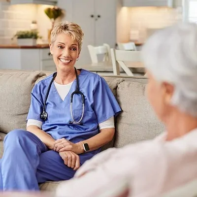 كيف تساعد ممرضات المنزل في علاج النطق
