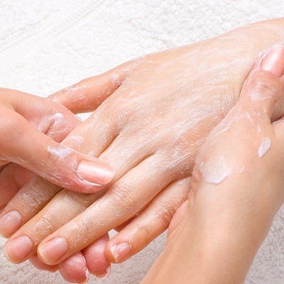 Hand Wrinkles Treatment in Dubai, Abu Dhabi & Sharjah UAE