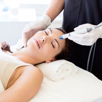 Aqua Peel Hydrafacial In Dubai