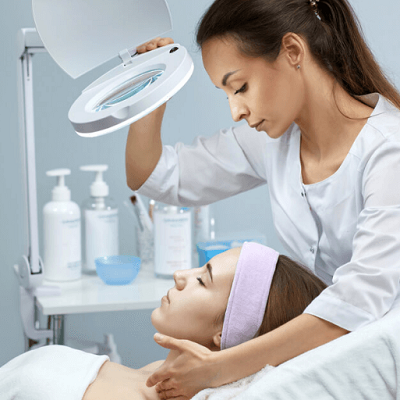 Why Are Cosmetologists Important in Dubai?