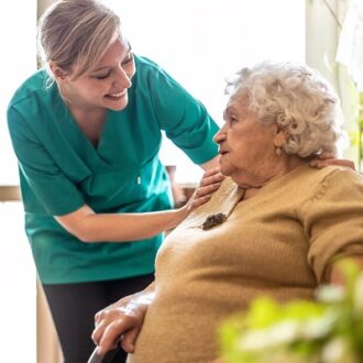 Finding The Best Caregiver In Dubai